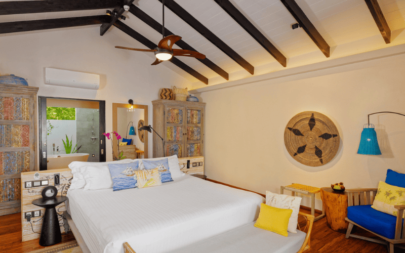 beach villa with pool (2) compressed