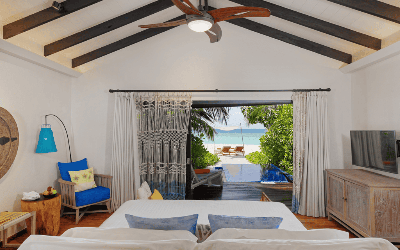 beach villa with pool (5) compressed