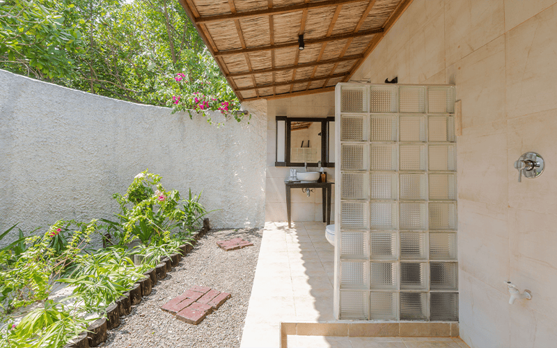 kuredugardenbungalowbathroom1 compressed