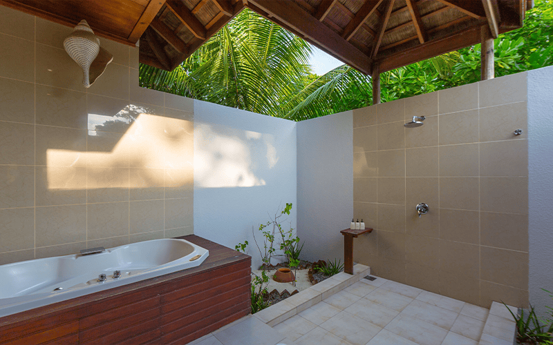 kureduprivatepoolvillabathroom2 compressed