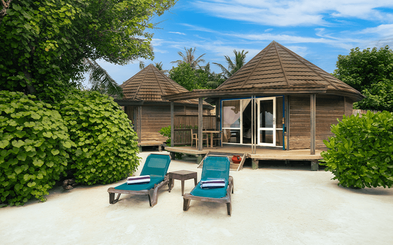 kuredu o jacuzzi beach villa 02jpg compressed