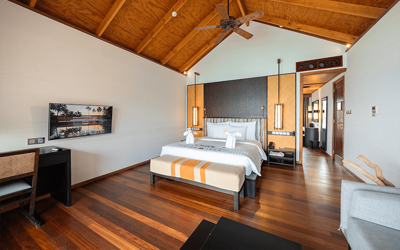 meerujacuzziwatervillainterior compressed