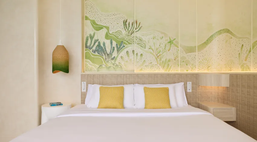 02 cmlm panoramic lagoon room with open air bath 02.jpg