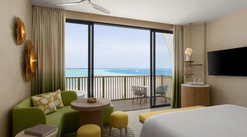 02 panoramic lagoon room with open air bath.jpg