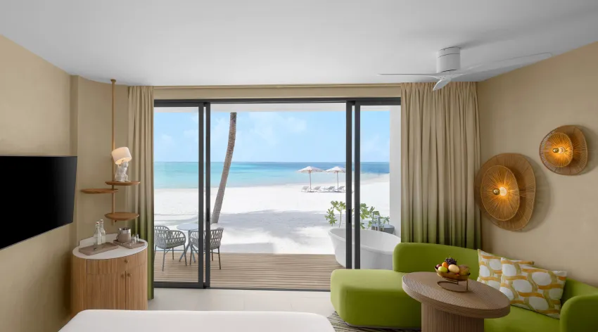 04 cmlm beachfront room with open air bath 09.jpg