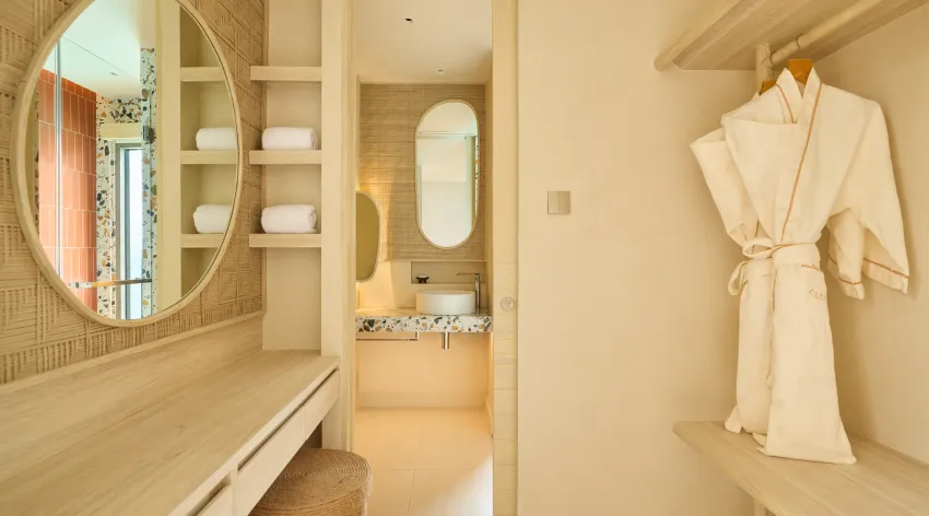 10 cmlm overwater sunrise villa with jacuzzi bathroom 01 0.jpg