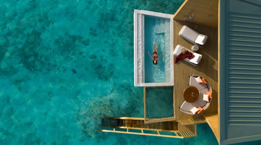 11 cmlm mirage overwater sunrise pool villa 01.jpg (1)