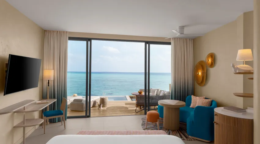 11 cmlm mirage overwater sunrise pool villa 09.jpg