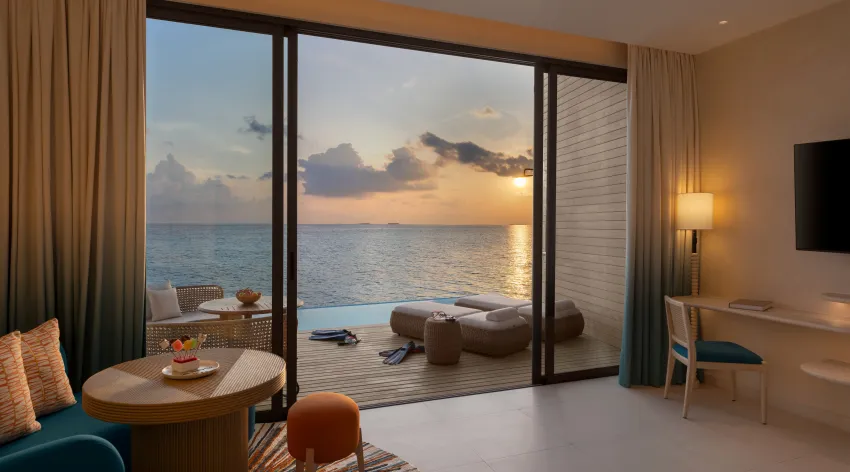 11 cmlm mirage overwater sunrise pool villas 03.jpg