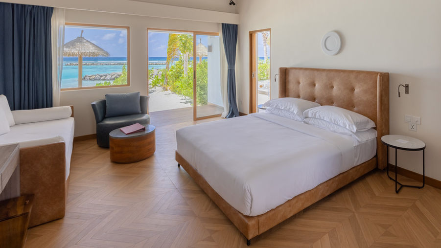 17ccf0 de7f9d45454a44d39a98eb97d0e8b328~mv2.jpg