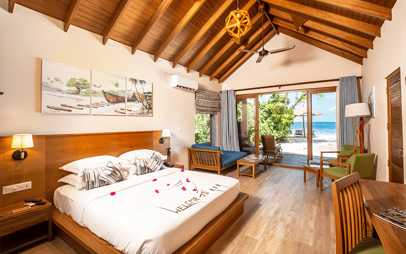 7 . two bedroom deluxe beach suite (3) compressed