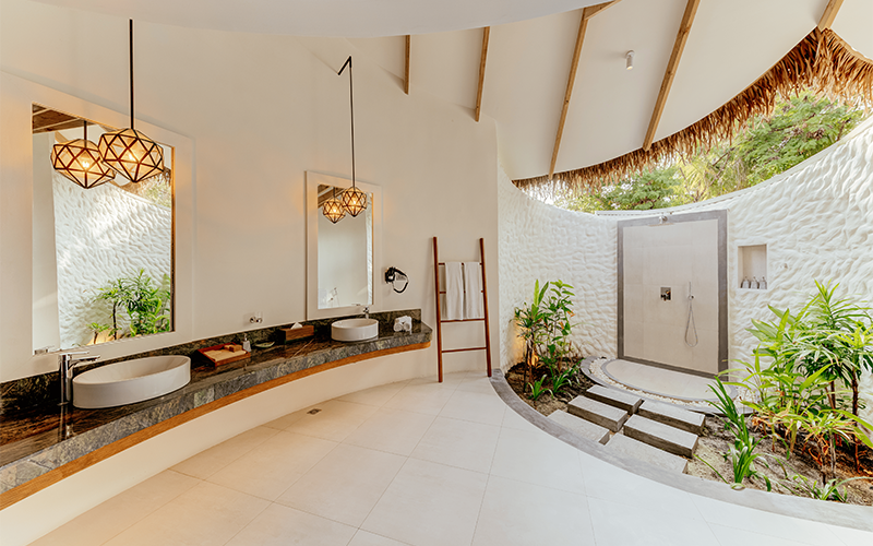 beach suite with pool bathroom v2