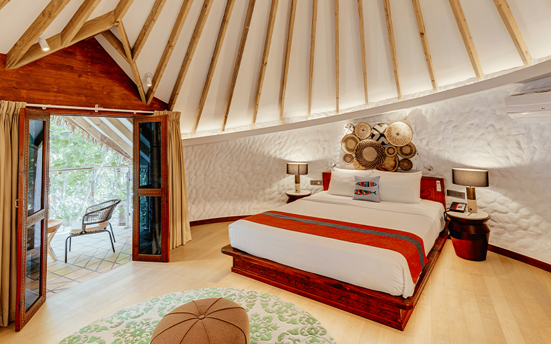 beach suite with pool bedroom v2