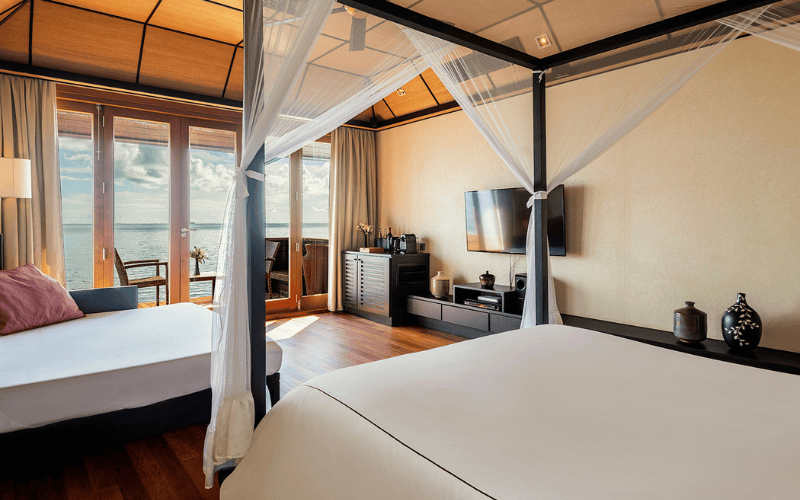 deluxe water villa (18) compressed