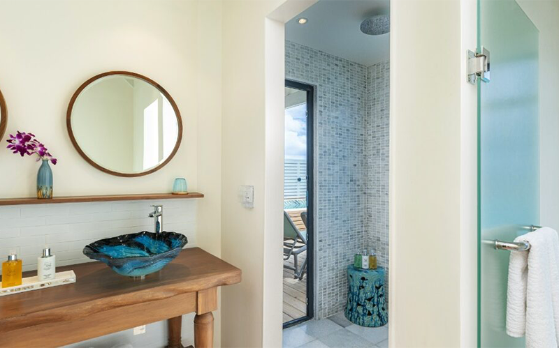 oblu nature helengeli by sentido water villa with pool bathroom 2 aspect ratio 1900 850