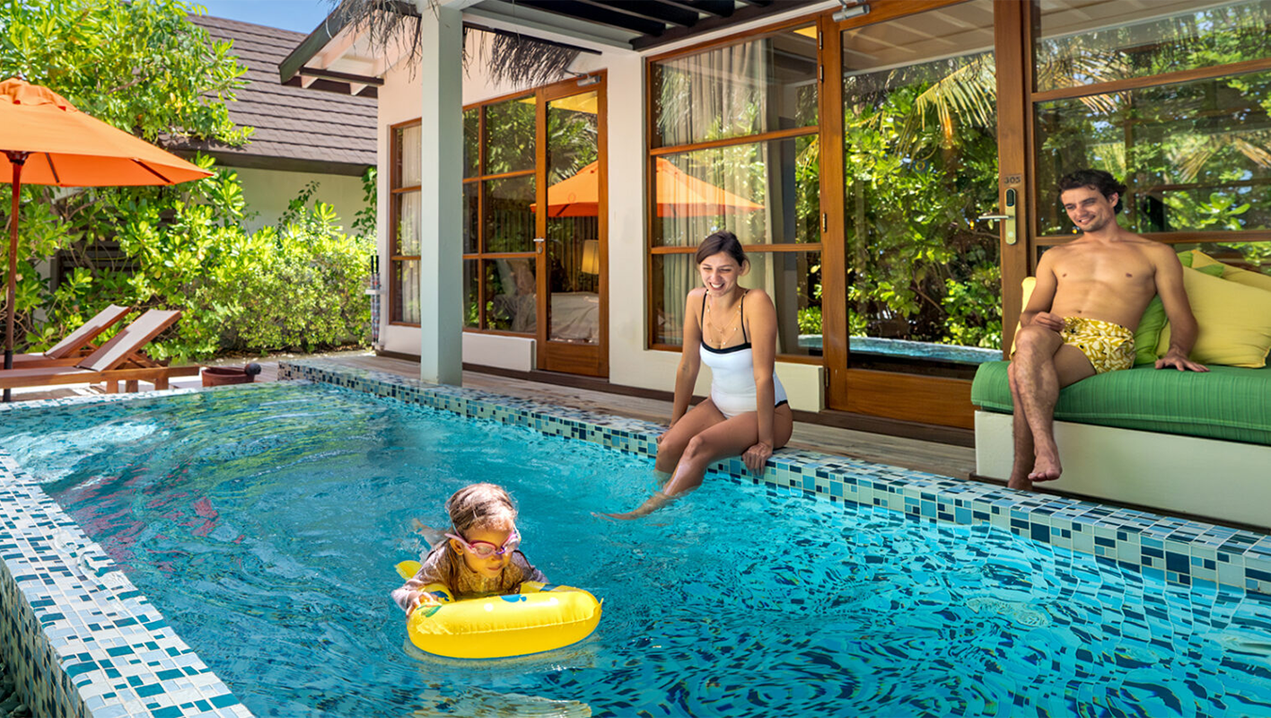 oblu select sangeli 2br beach pool suite lifestyle 12 2024 06 aspect ratio 1900 850