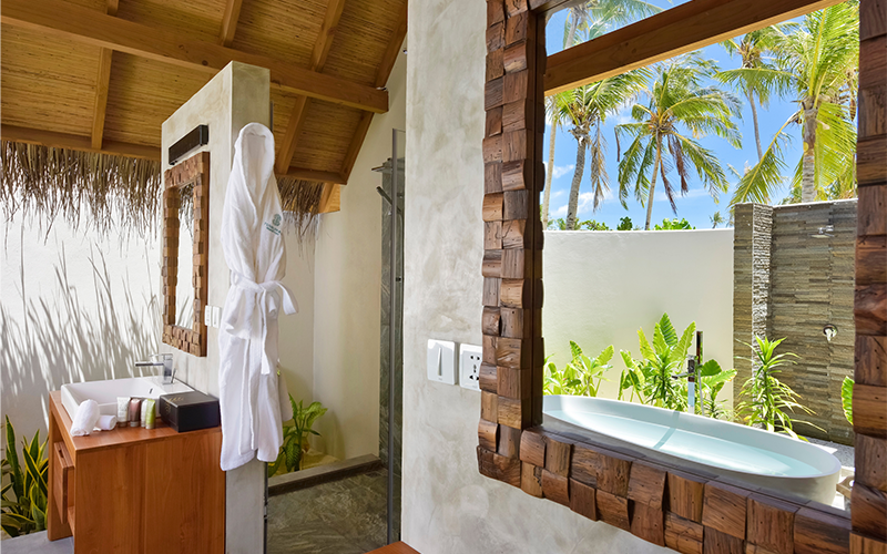 pool beach villa bathroom 1