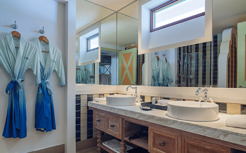 saii lagoon maldives beach room bathroom 2 k1t & t2t v2