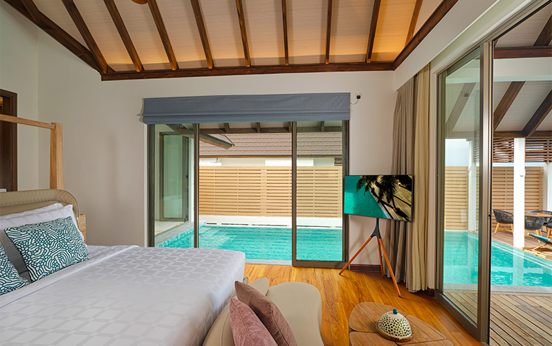 semi ocean pool suite 4 v2