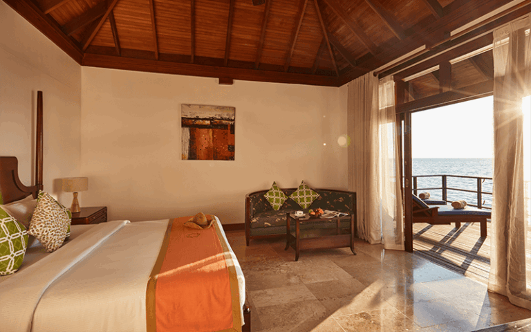 sunsiyam olhuveli deluxe water villa bedroom 3 v2