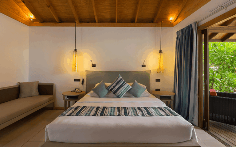 vilamendhoobeachvillabedroom11 v2