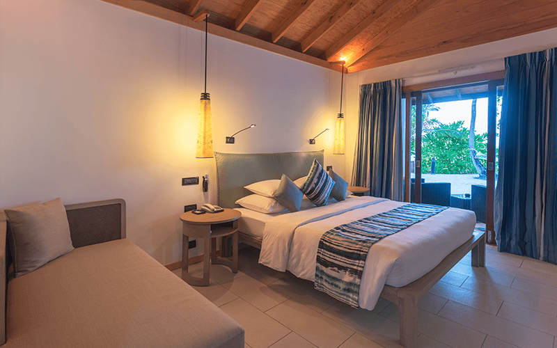 vilamendhoobeachvillabedroom v2