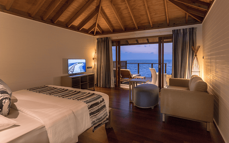 vilamendhoojacuzziwatervillabedroom3 v2