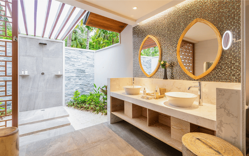 beach suite w pool compressed