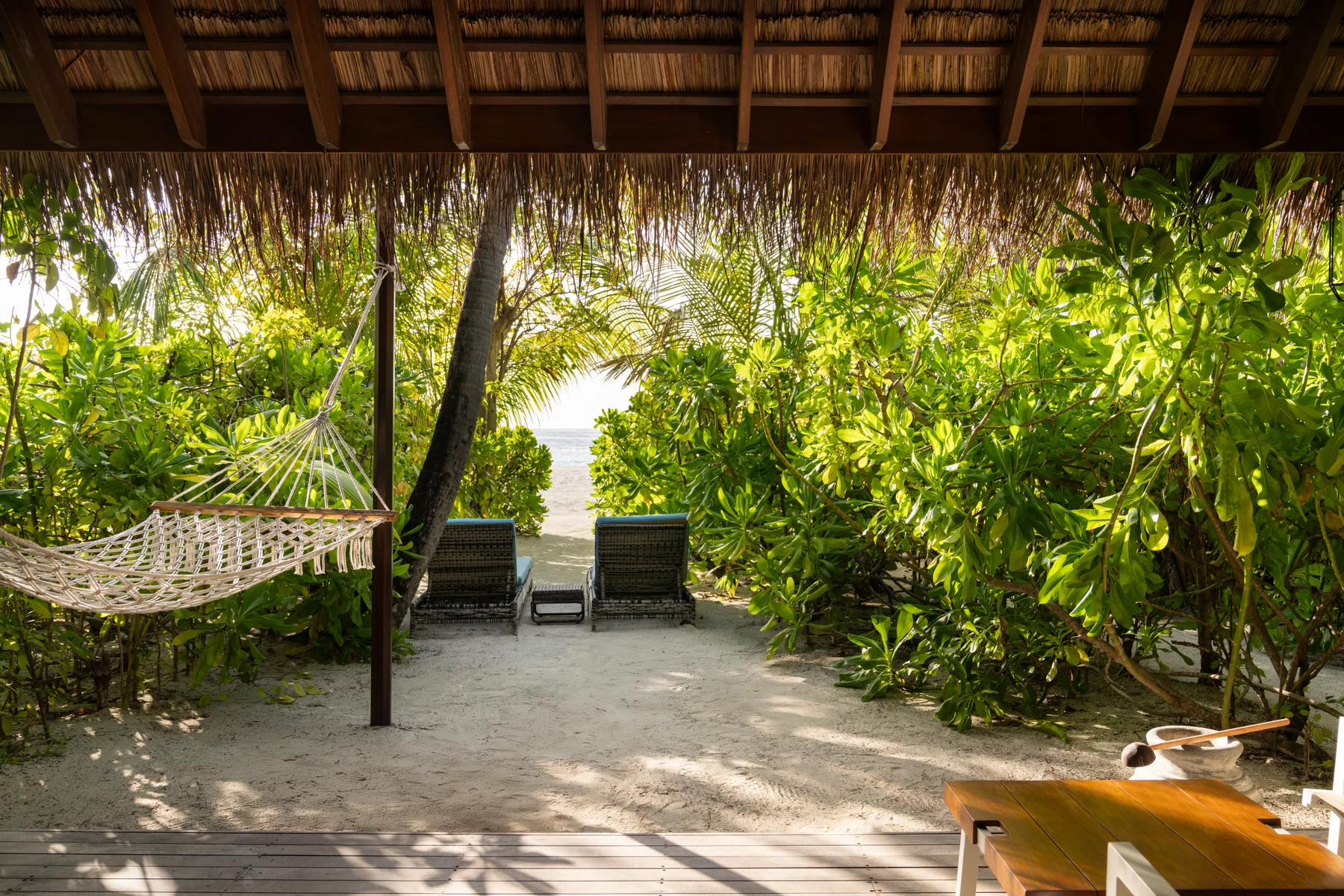 constance moofushi accommodation beach villa 07