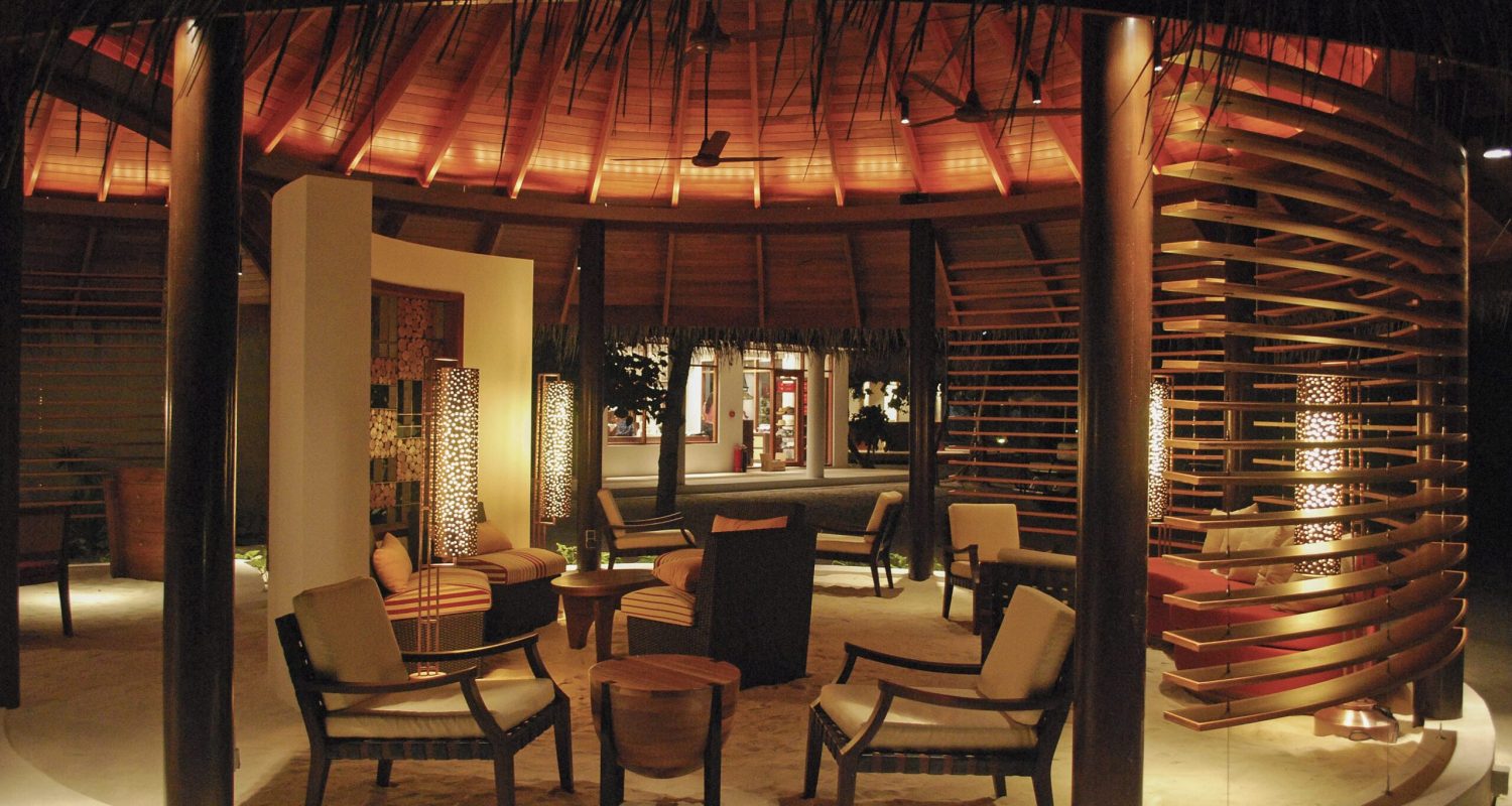 constance halaveli hotel interior 04 v2