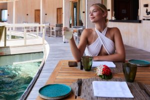 kagimaldives spacornerlunch withmodel 1 (1)