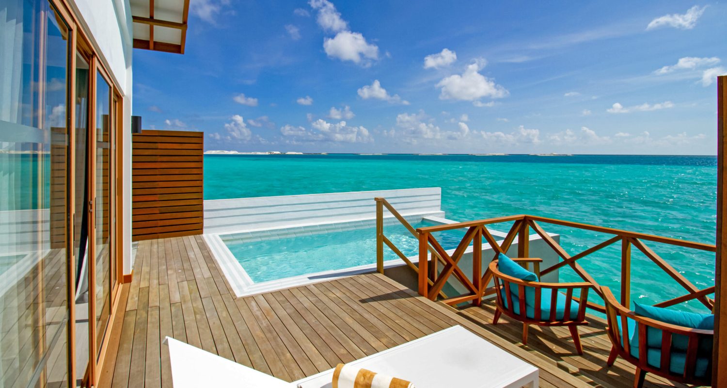 lagoon suite with pool