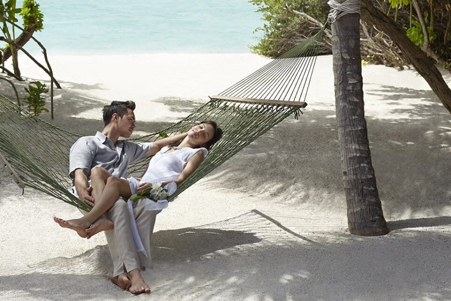wedding couple in hammock a